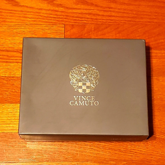 VINCE CAMUTO VC-EVEL SMOKE TAUPE LEATHER SANDAL - Picture 2 of 8